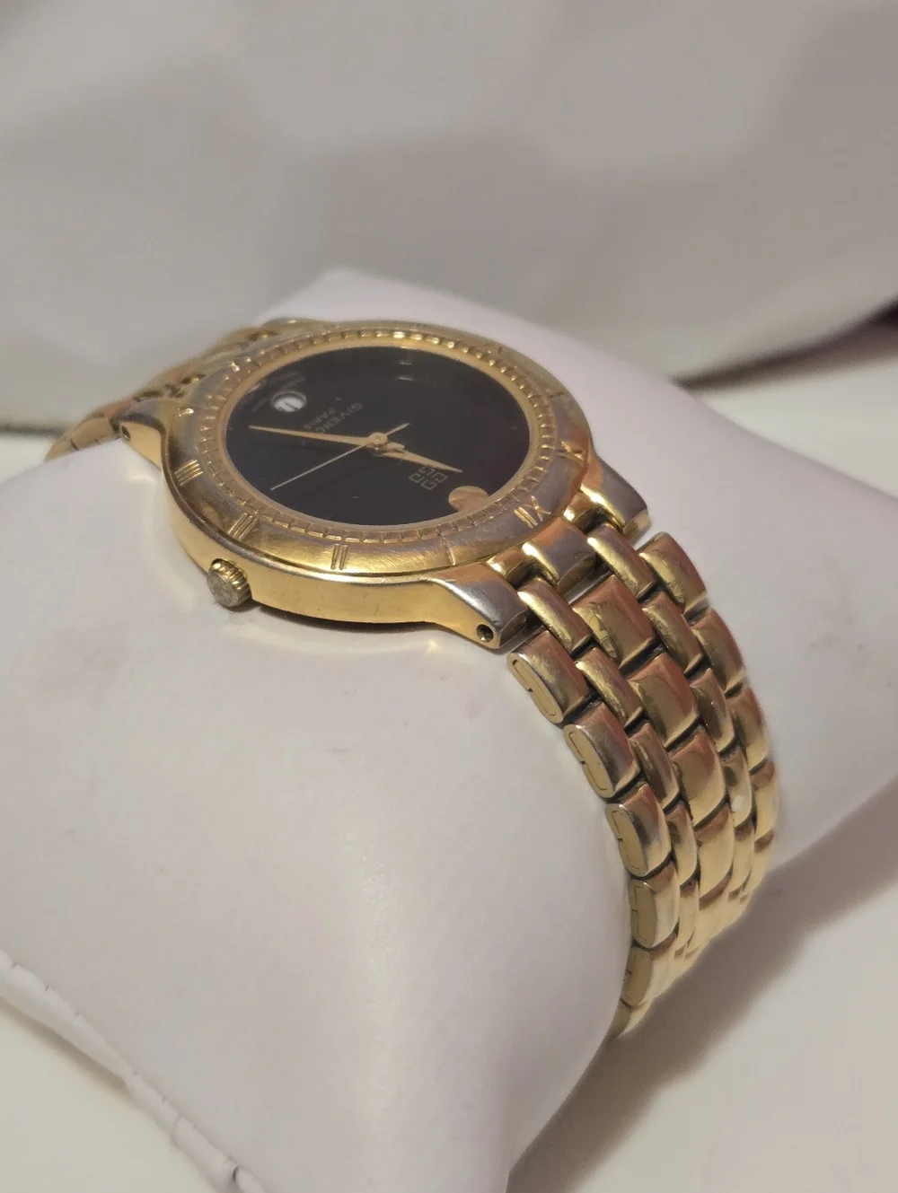 GUC Vintage Givenchy Gold Tone Black Dial Ladies Watch